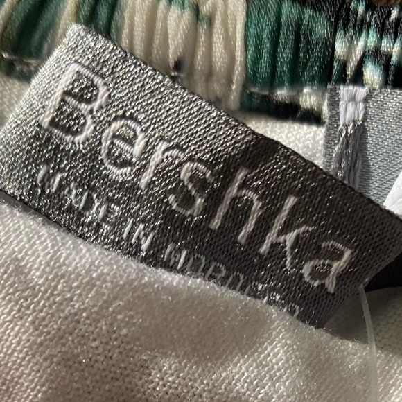 Bershka multicolor crop top size M - Picture 4 of 5